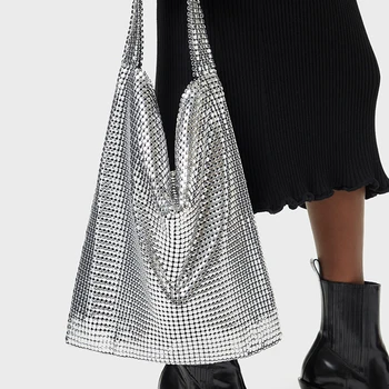 Модни дамски чанти през рамо с метална мрежа, дизайнерски сребърна дамска чанта, чудесна вечерна чанта на широк ремешке, лъскава голяма чанта за парти, чантата 2023