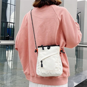 2023 Модерен мини-водоустойчива чанта, малка квадратна чанта през рамо, мъжки дамски калъф, чанта-месинджър чанта през рамо Унисекс