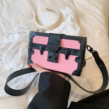 Малки квадратни чанти за жени 2023, нова кожена модерна чанта на рамото, женствена чанта с нитове и букви, благородна кутия, чанта през рамо, безплатна доставка